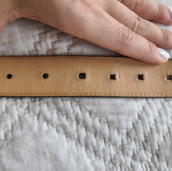 Classic LV (Louis Vuitton) burgundy belt - Picture 7 of 10